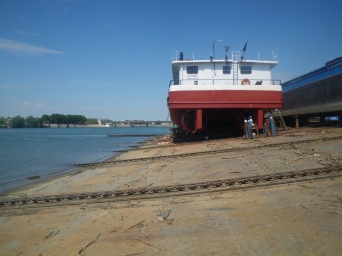 Bateau sur slipway