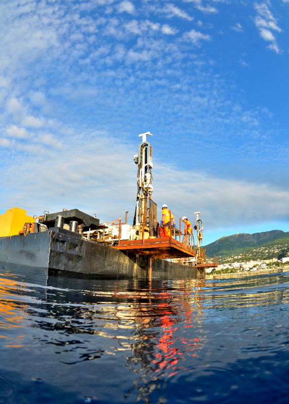 Plateforme sur l'eau