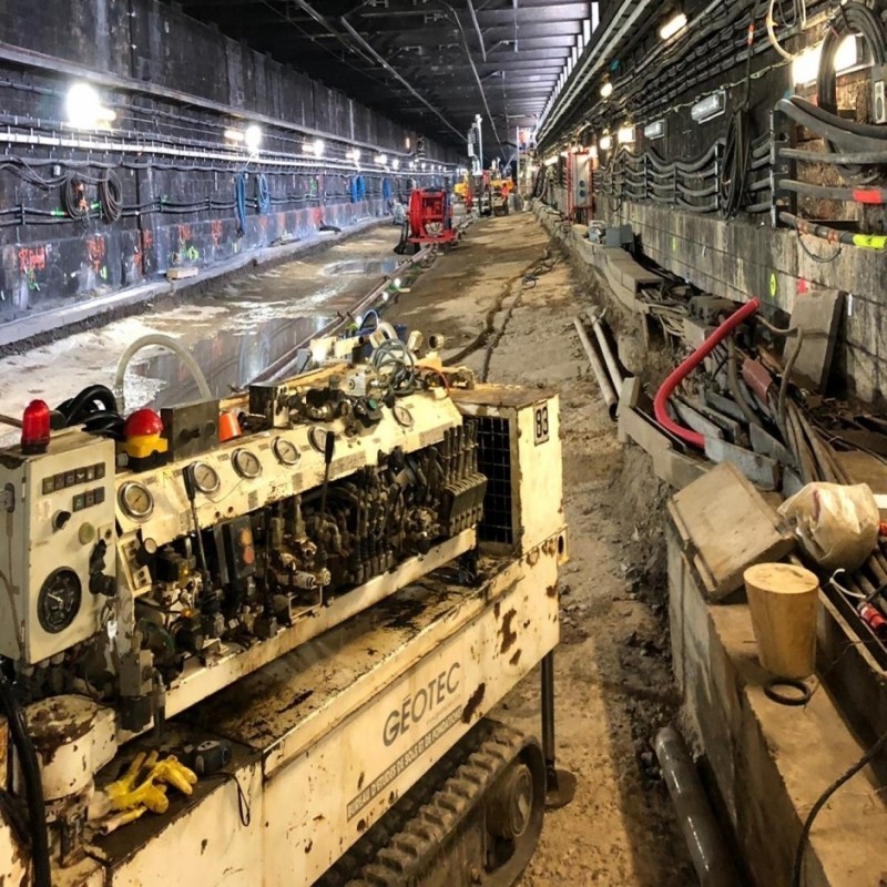 Chantier sous le pont de l'Alma