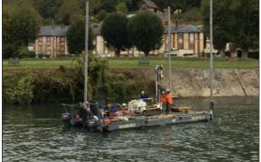 Plateforme sur l'eau