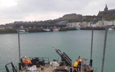Plateforme sur l'eau