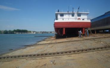 Bateau sur slipway