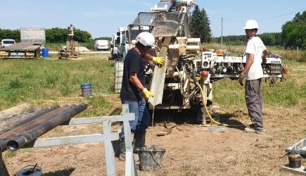 Sondeur en train de travailler sur chantier